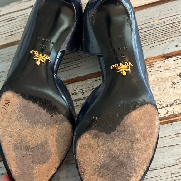 Prada Blue D’orsay Heels with Pointed Toe navy blue leather - Picture 4 of 4